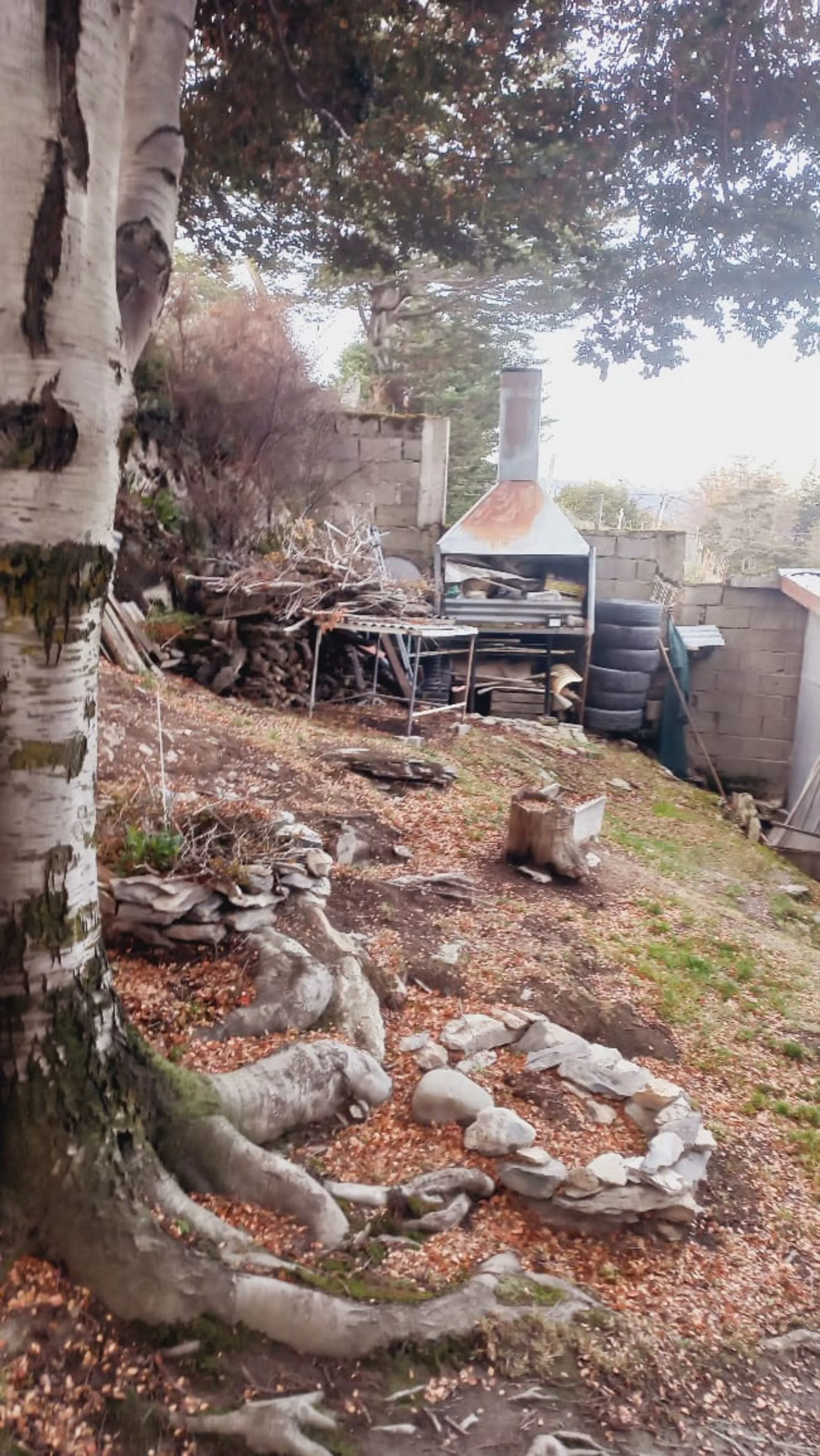 VENTA DE TERRENO CON MEJORA HABITABLE B° LA CUMBRE foto 3