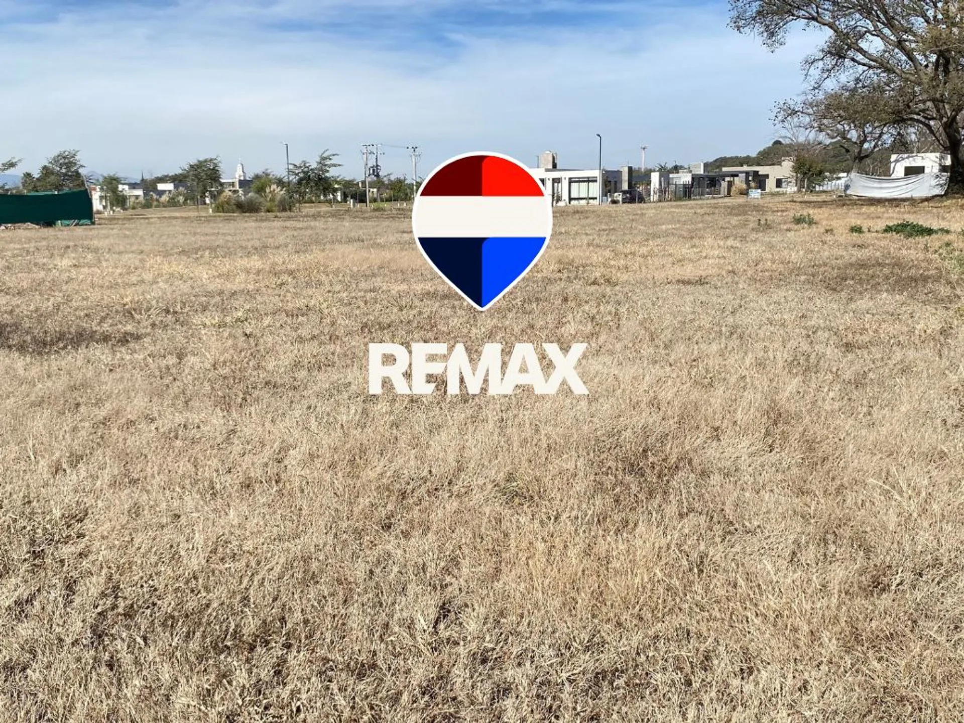 Venta terreno en barrio cerrado La Verbena Salta foto 3