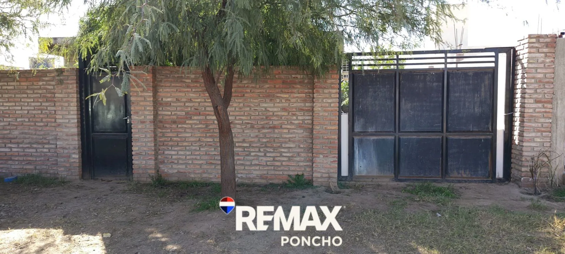 SE VENDE CASA 266M2 CON GARAGE ZONA VALLE VIEJO
