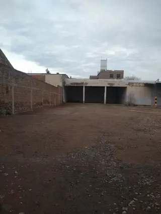 LOTE CENTRICO EN VENTA + GALPON, IDEAL INVERSIÓN foto 3