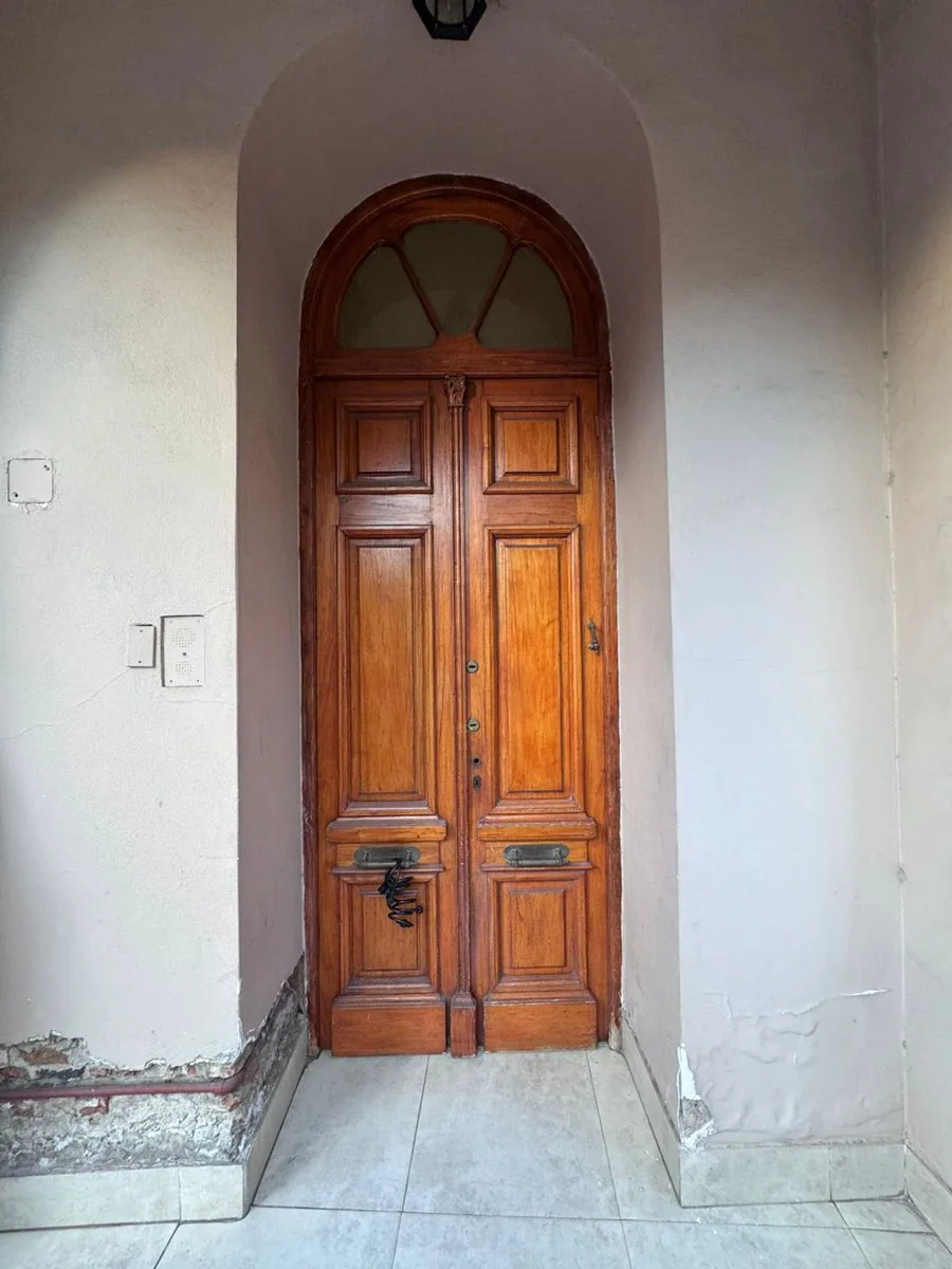 IMPORTANTE CASA EN VENTA - AV. MORENO (S) AL 700 foto 3