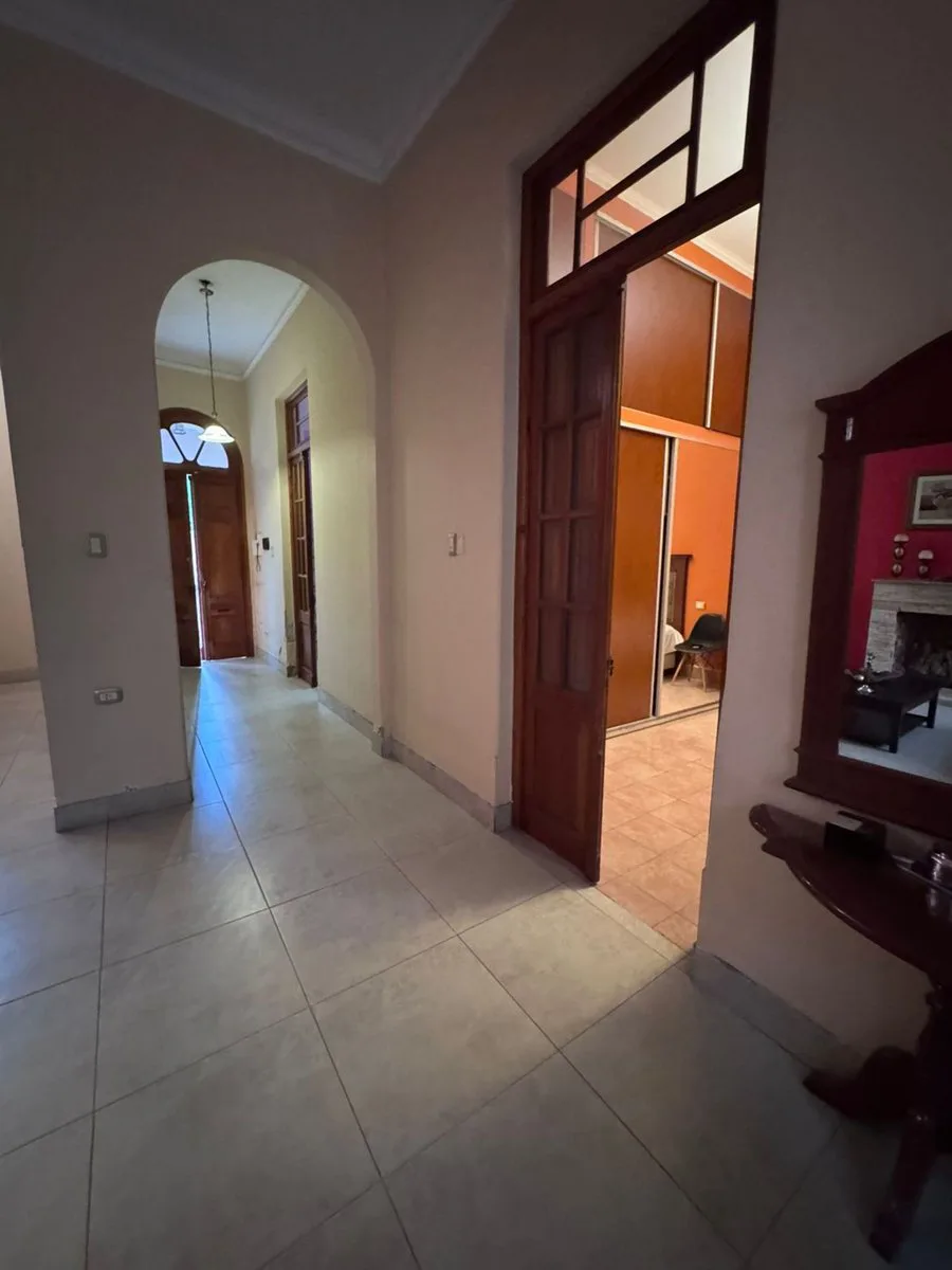 IMPORTANTE CASA EN VENTA - AV. MORENO (S) AL 700 foto 4