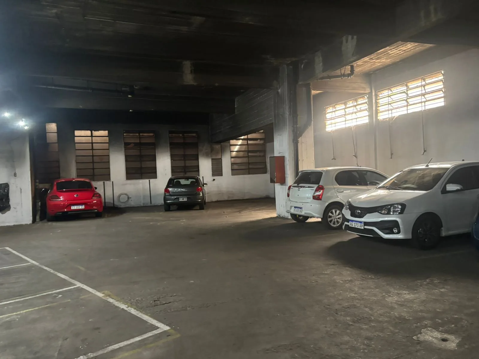 Planta Baja completa uso comercial COCHERAS 28 cocheras 630 m2 foto 2