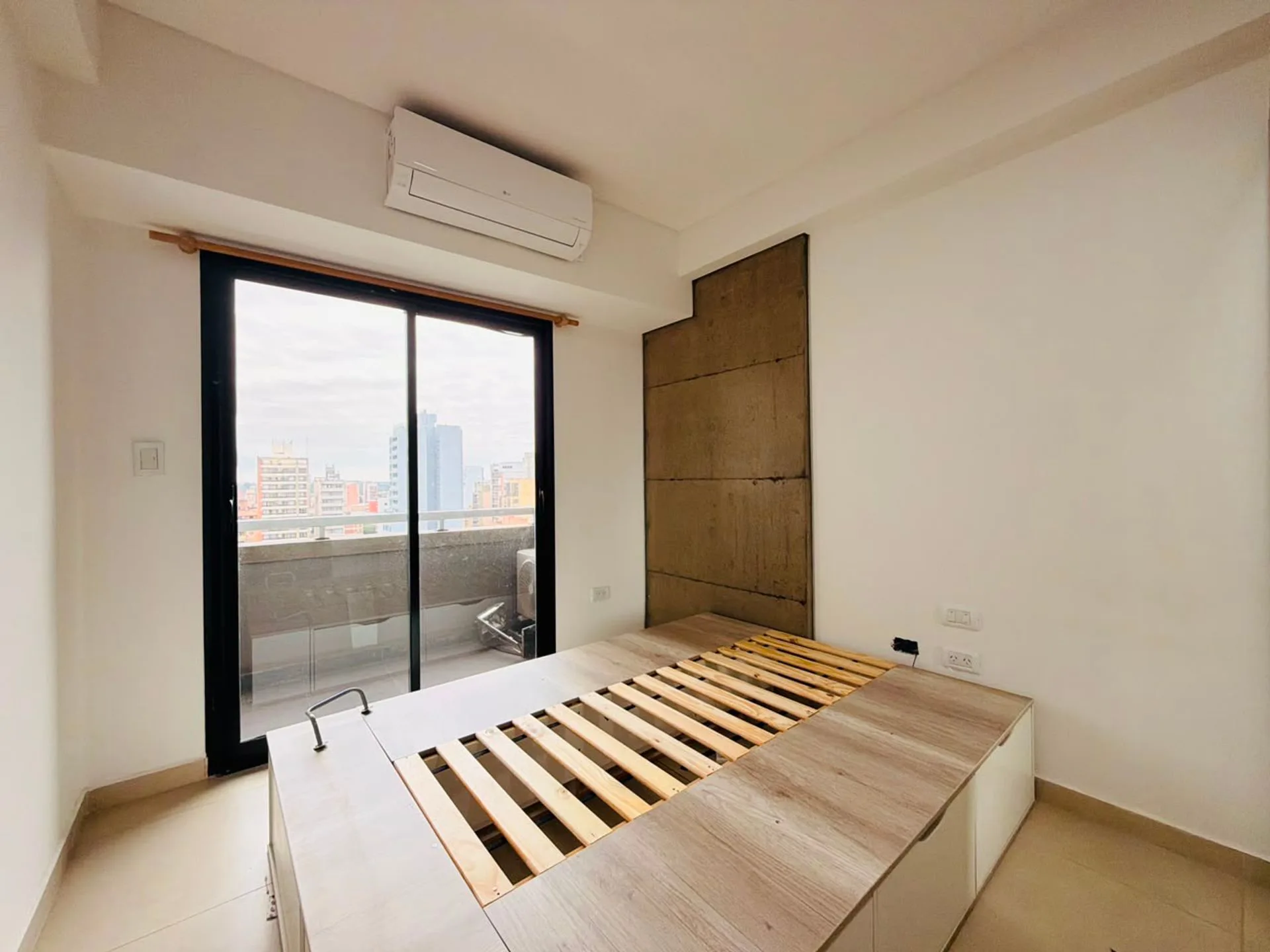ALQUILER DEPARTAMENTO MONOAMBIENTE BARRIO SUR foto 4