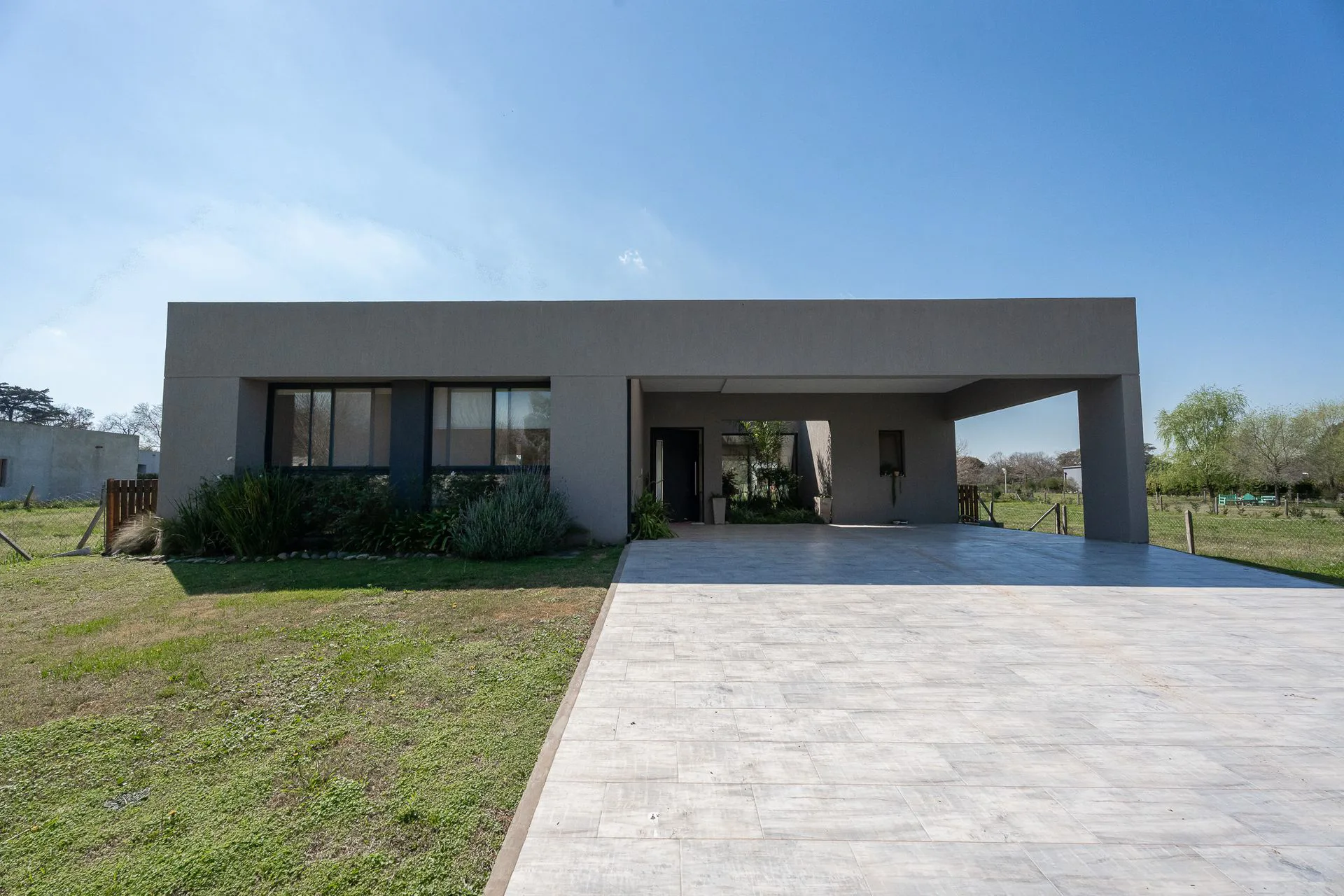 Casa en venta barrio Las Calandrias con pileta foto 2