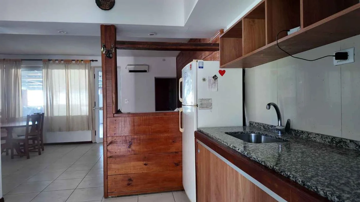 SE VENDE CASA 3 DORMITORIOS LOTE 900M2 (ARBILLA 2) foto 3