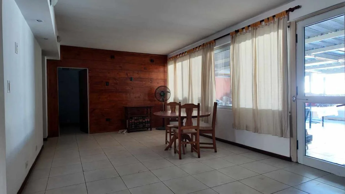 SE VENDE CASA 3 DORMITORIOS LOTE 900M2 (ARBILLA 2) foto 4
