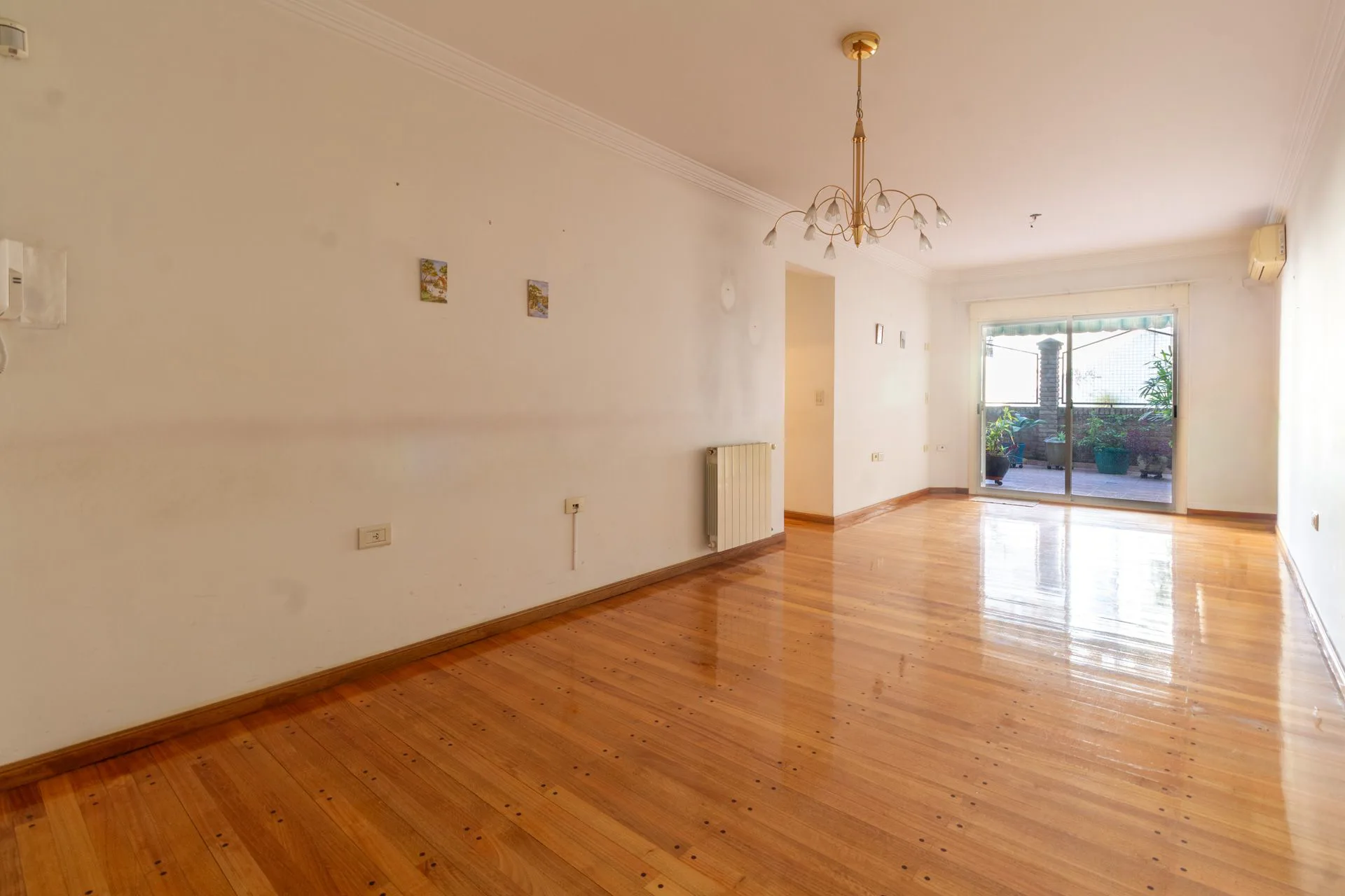 Venta Depto 4 amb cochera, patio y balcon terraza foto 2