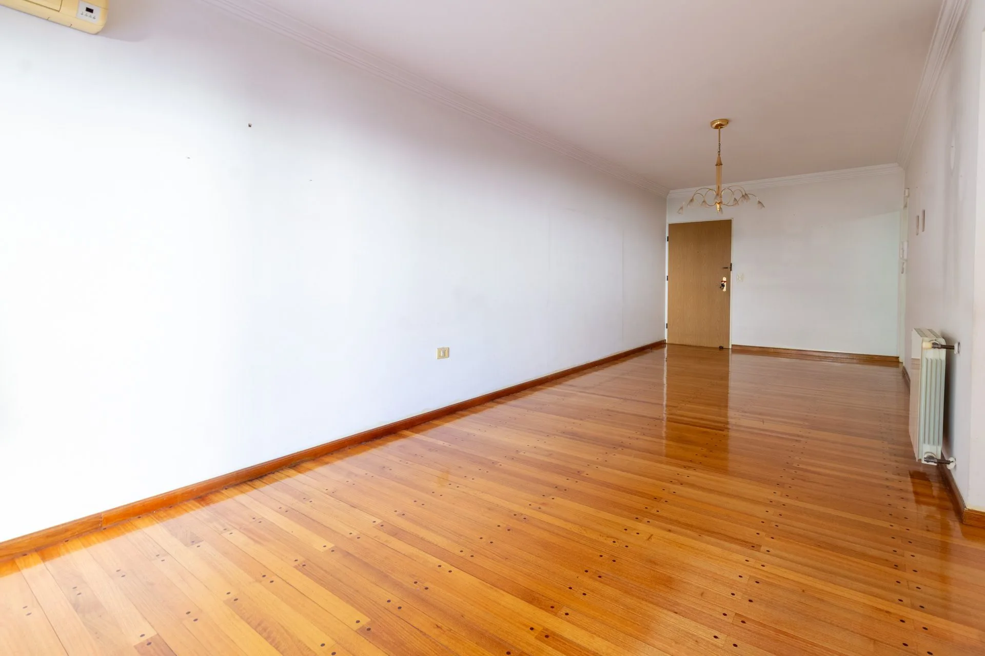 Venta Depto 4 amb cochera, patio y balcon terraza foto 3