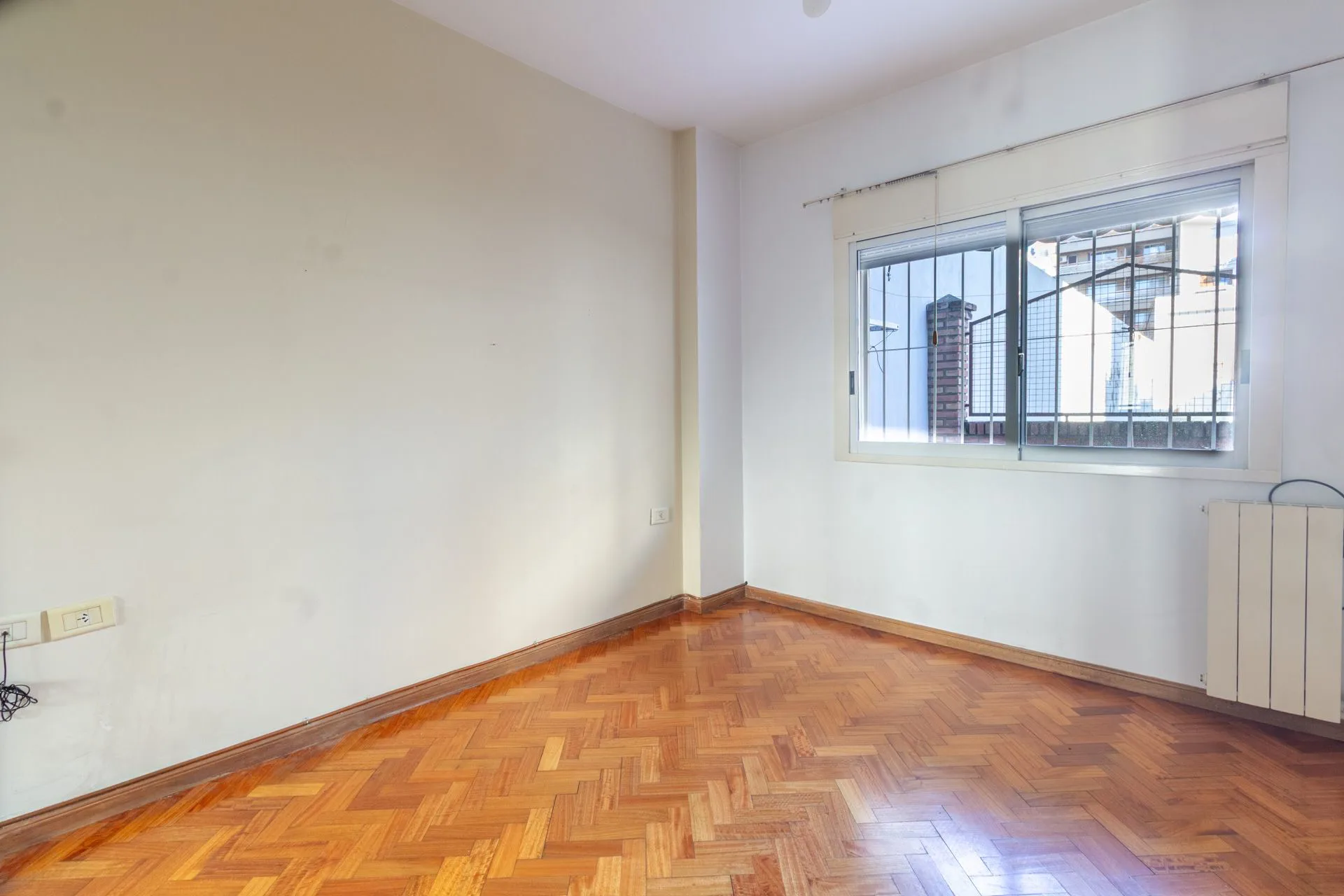 Venta Depto 4 amb cochera, patio y balcon terraza foto 5