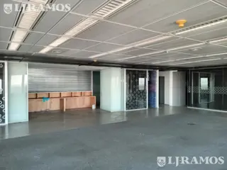 Oficina en alquiler de 570 m2 en Catalinas foto 4