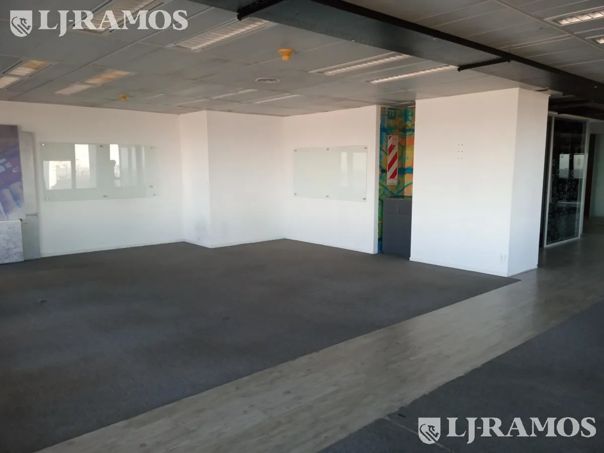 Oficina en alquiler de 570 m2 en Catalinas foto 5