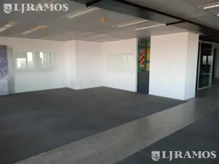 Oficina en alquiler de 570 m2 en Catalinas foto 5
