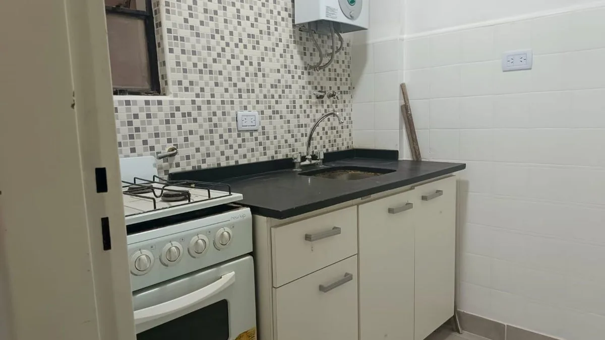 VENTA DEPTO 2 AMBIENTES CERCA DEL HOSP .ITALIANO foto 3