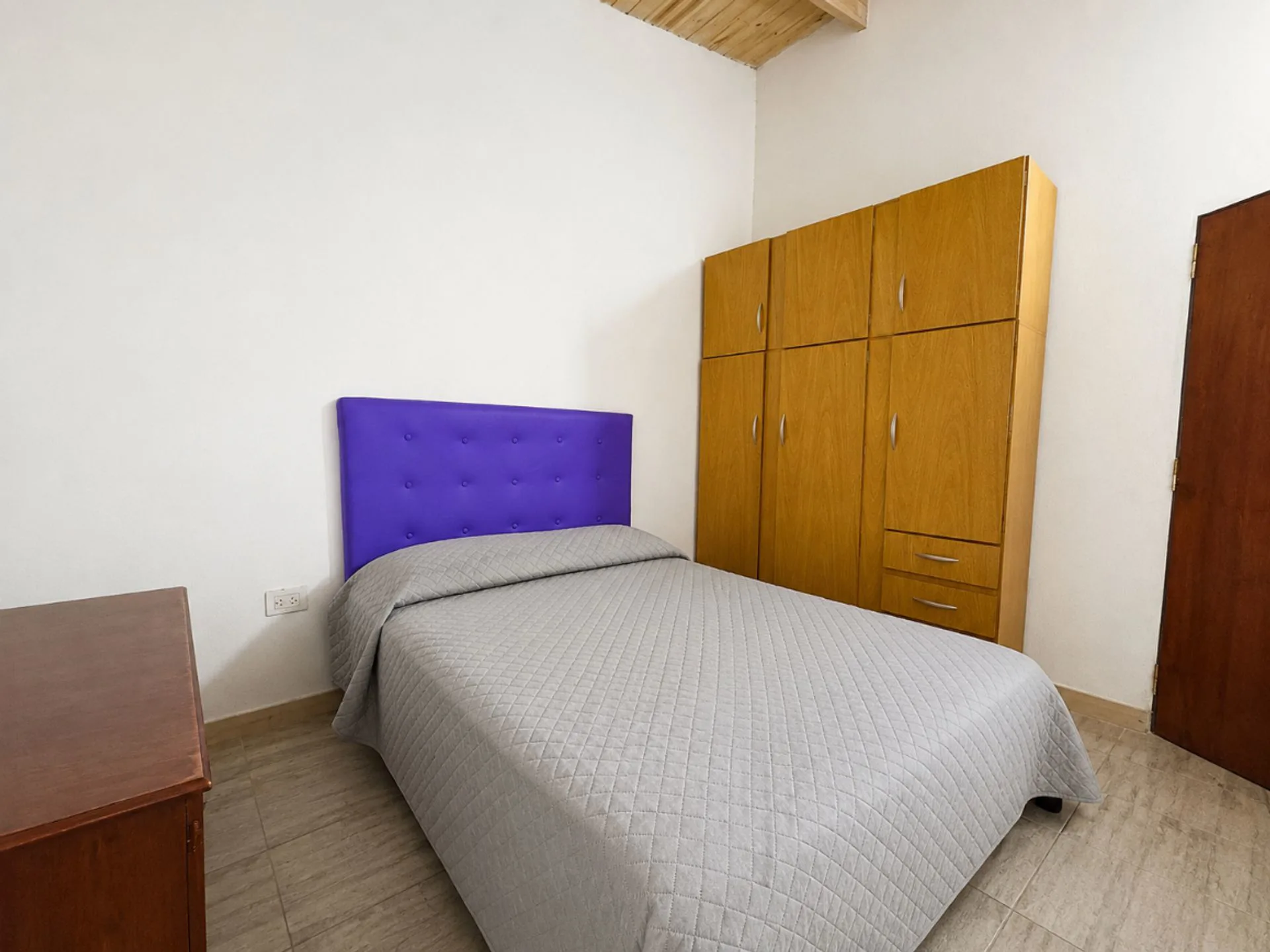CASA TRES DORMITORIOS FUNES NORTE - APTO CREDITO foto 5