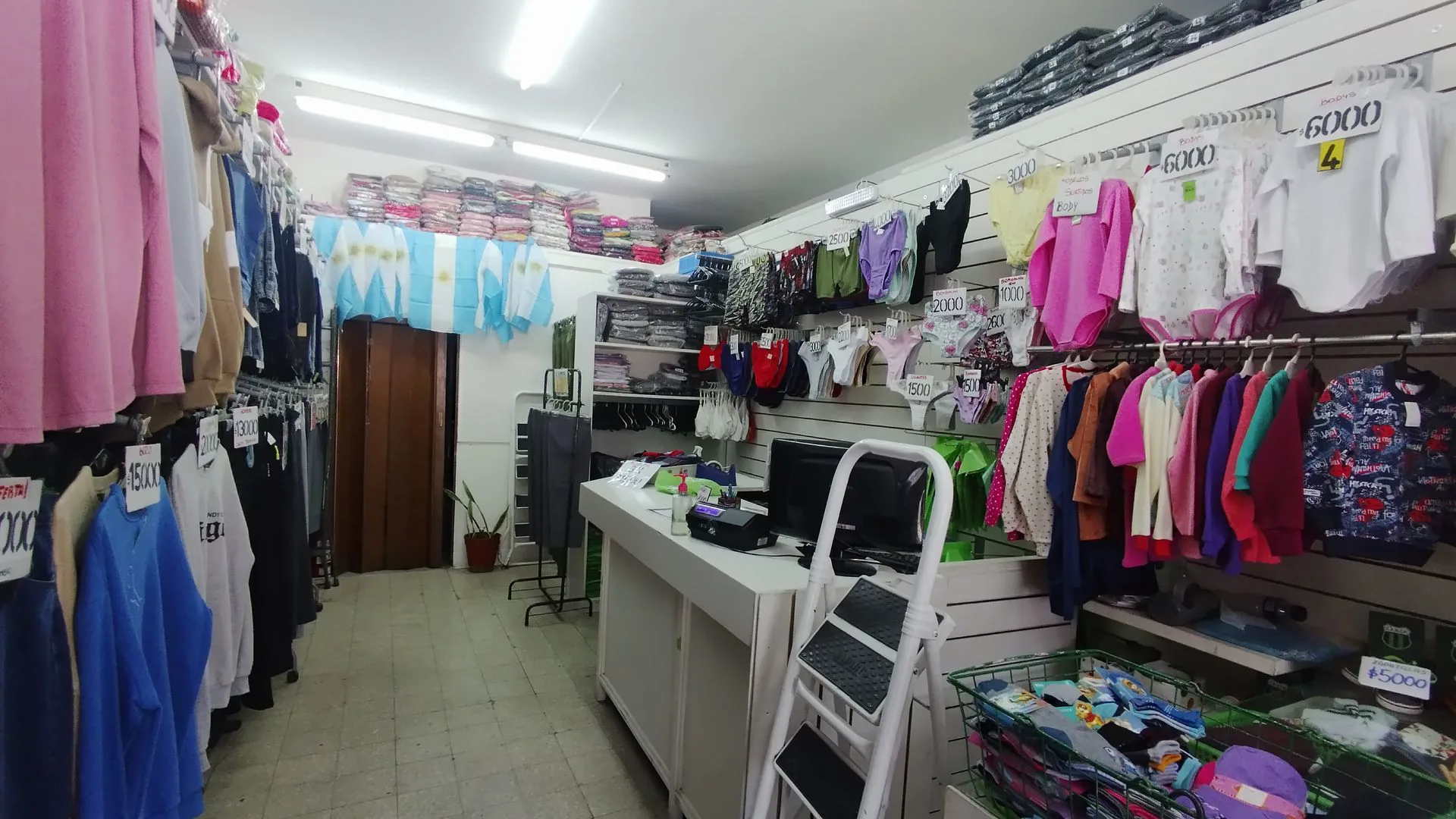 VENTA LOCAL Pque. Avellaneda/Flores 33m² BAULERA foto 3