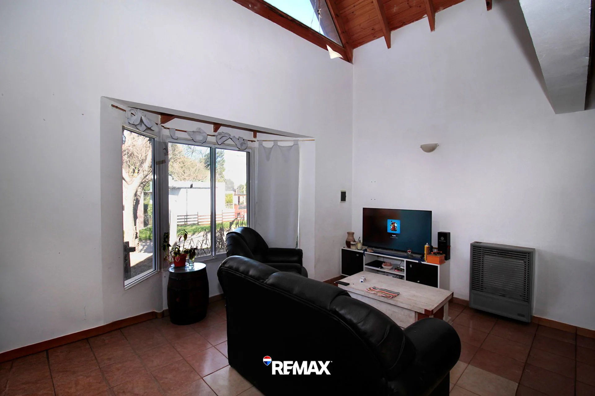 EN VENTA CABAÑA APTA CRÉDITO SIERRA DE LA VENTANA foto 5