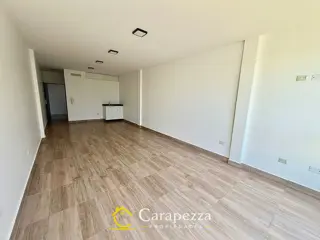 Oficina Comercial / Local En 1° Piso en Alquiler en Villa Bosch foto 5