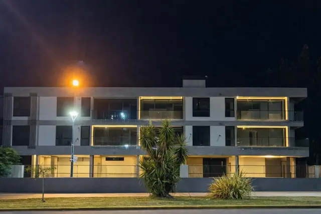 VENTA DPTO 3 AMB CON PATIO- COCHERA PARQUE LINEAL