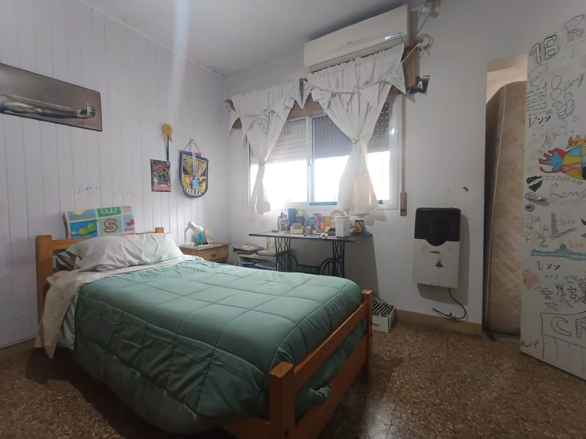 VENTA CASA DE PASILLO UNICA 2 DORM. CON PATIO foto 5