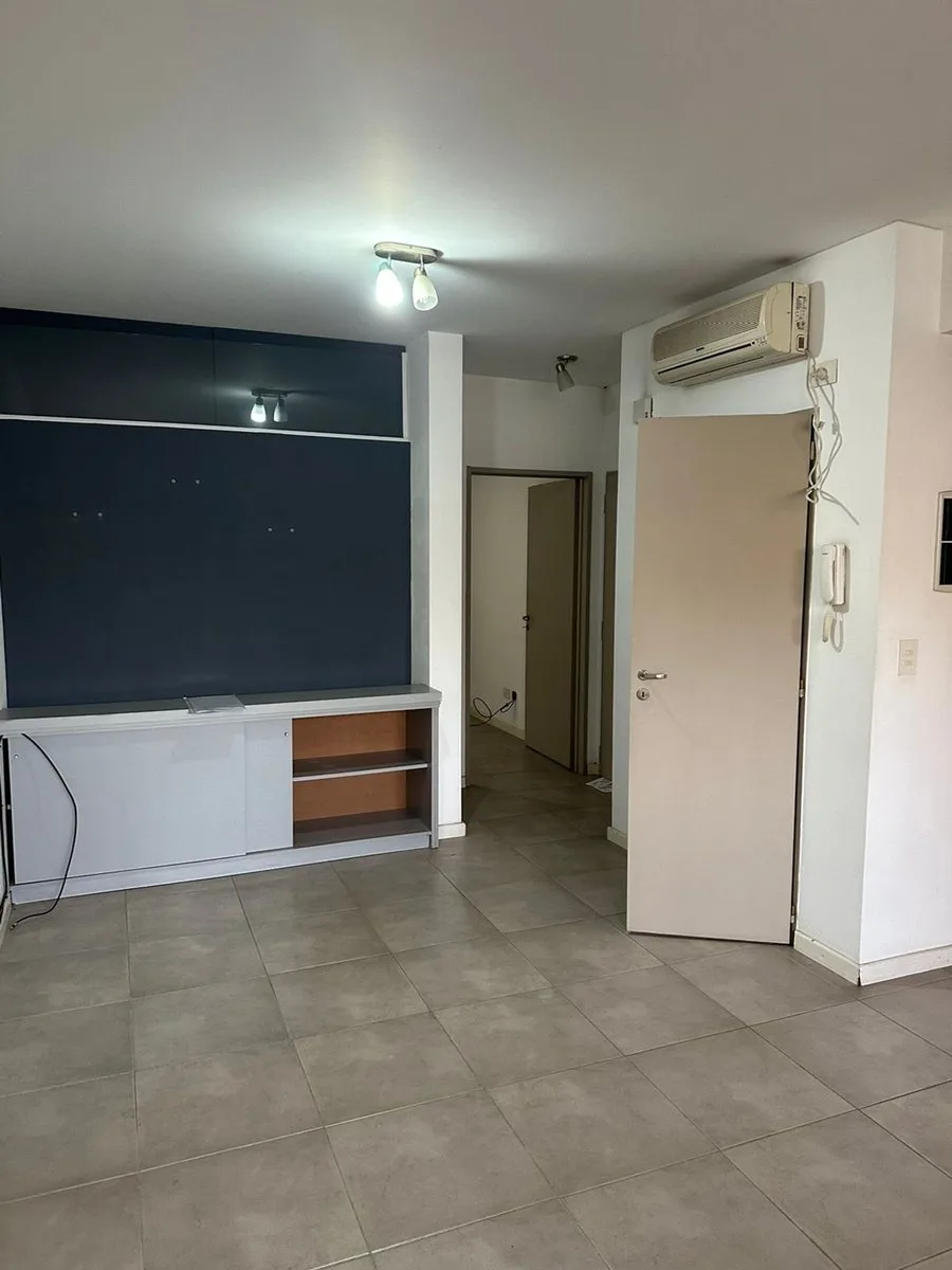 ALQUILER DEPTO 2 AMBIENTES EN COGHLAN CON BALCON foto 3