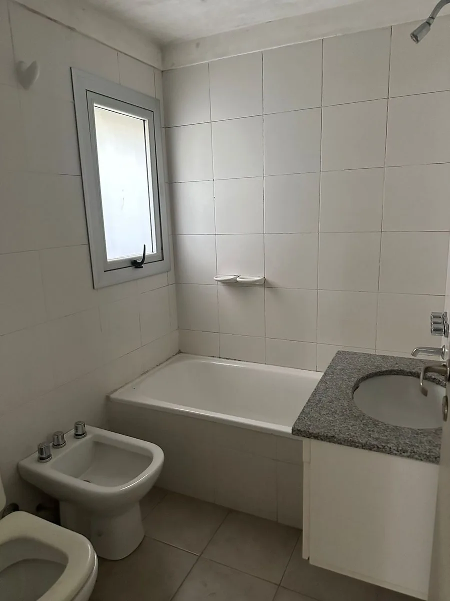 ALQUILER DEPTO 2 AMBIENTES EN COGHLAN CON BALCON foto 5