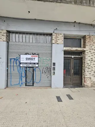 Excelente Local sobre Avenida foto 2