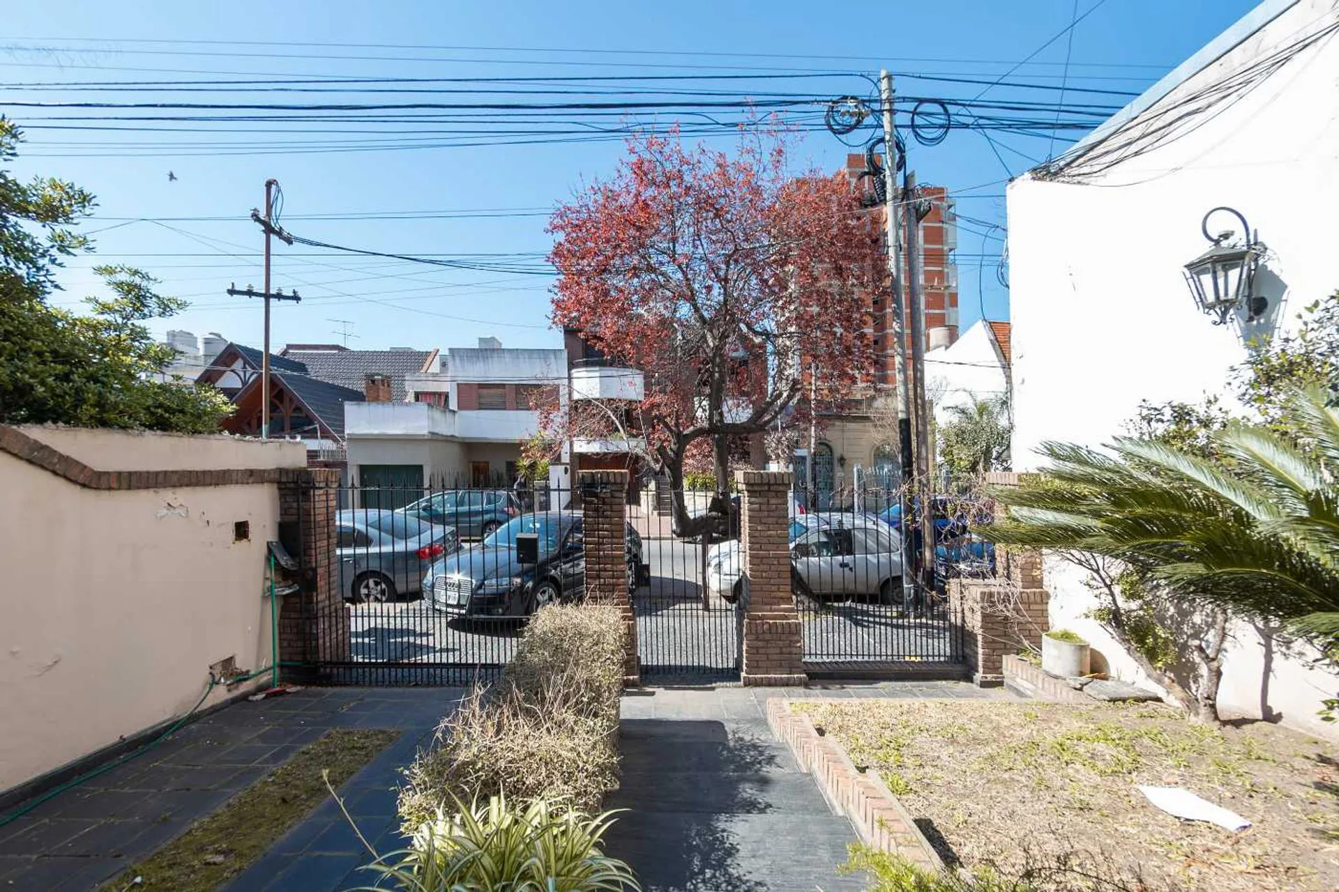 ALQUILER CASA AMOBLADA LANUS C/PILETA foto 4