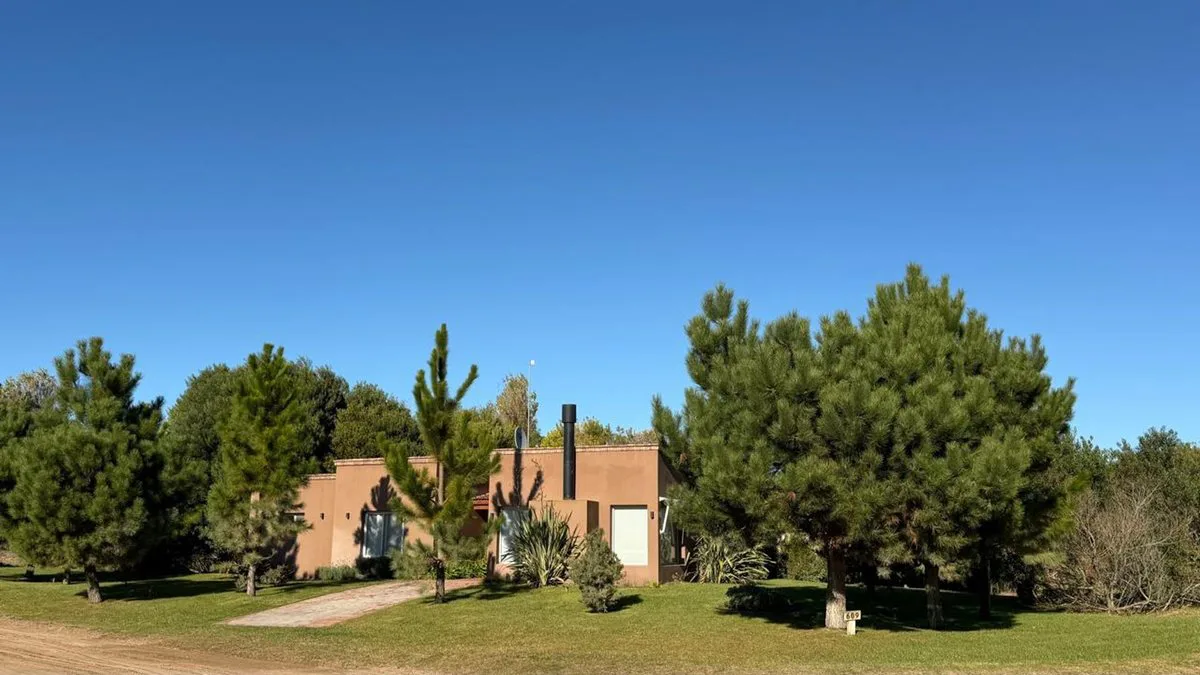Venta Casa 4 ambientes en Res.l  Costa Esmeralda foto 3