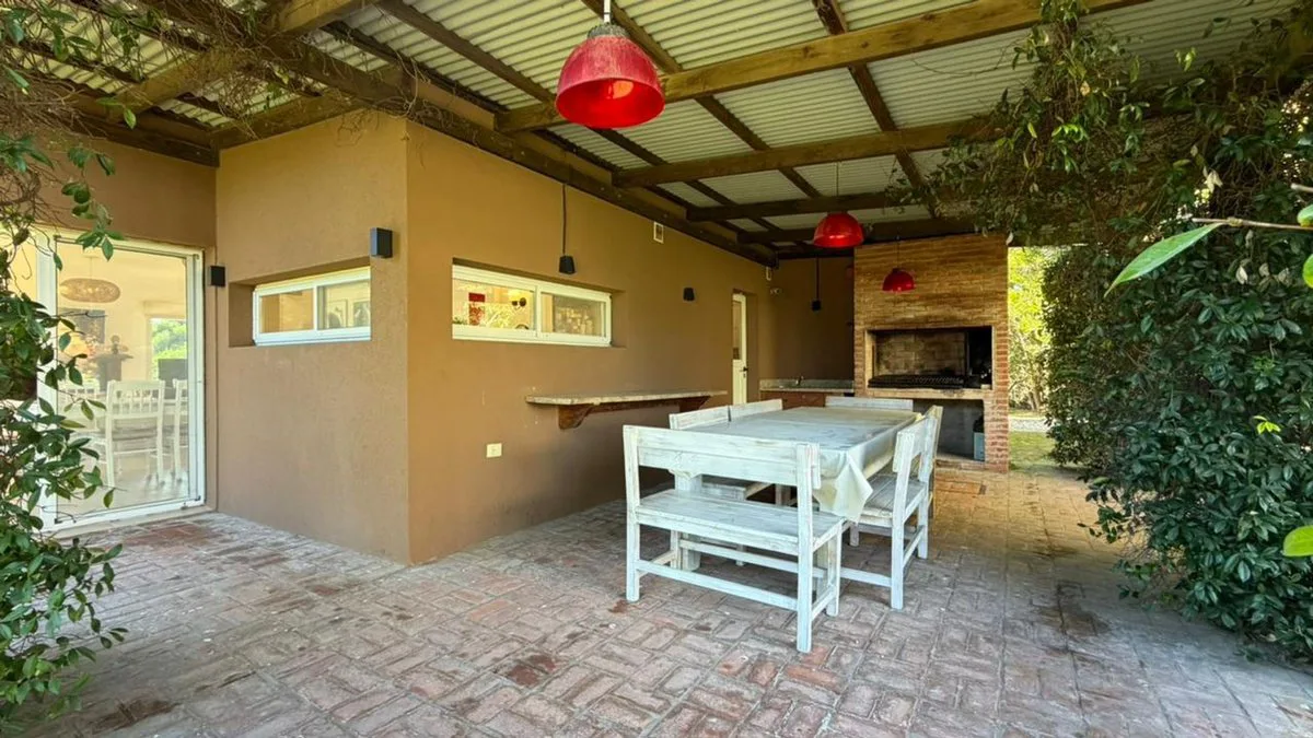 Venta Casa 4 ambientes en Res.l  Costa Esmeralda foto 4