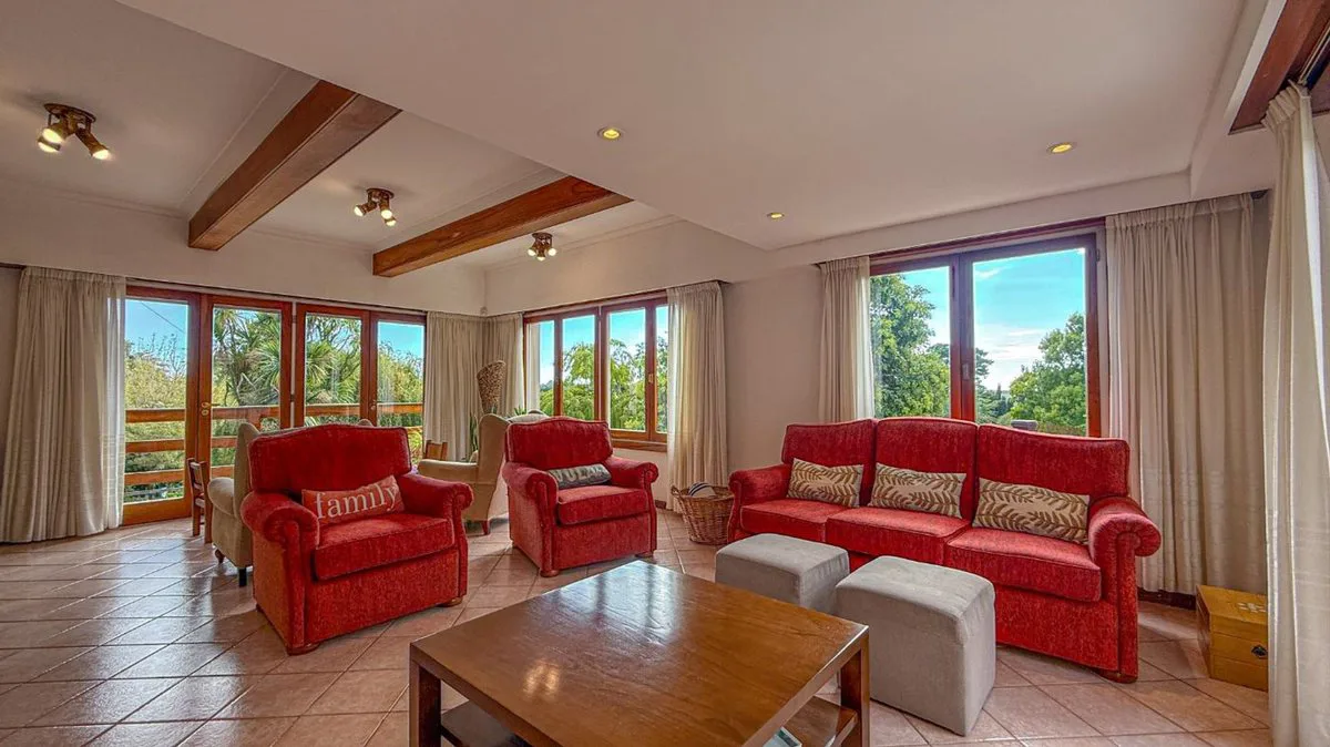 VENTA CASA 5 AMBIENTES PARQUE Y PISCINA SIERRAS foto 4