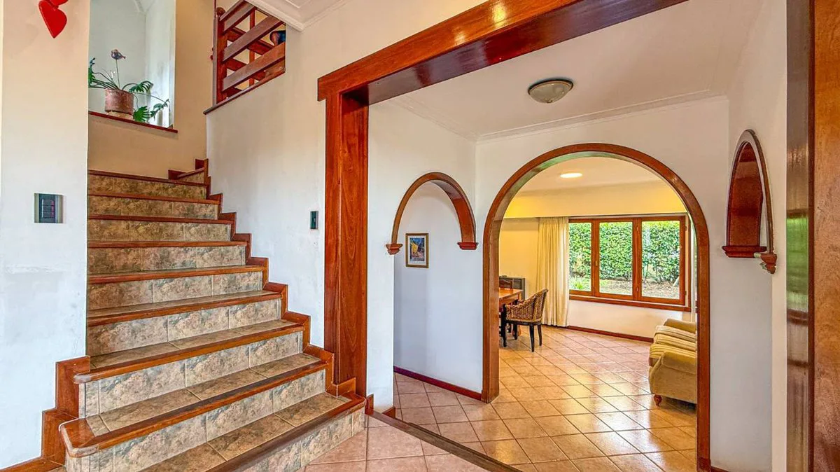 VENTA CASA 5 AMBIENTES PARQUE Y PISCINA SIERRAS foto 5