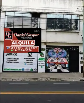 ALQUILER - AMPLIO LOCAL COMERCIAL SOBRE AVENIDA - 2 PLANTAS foto 1