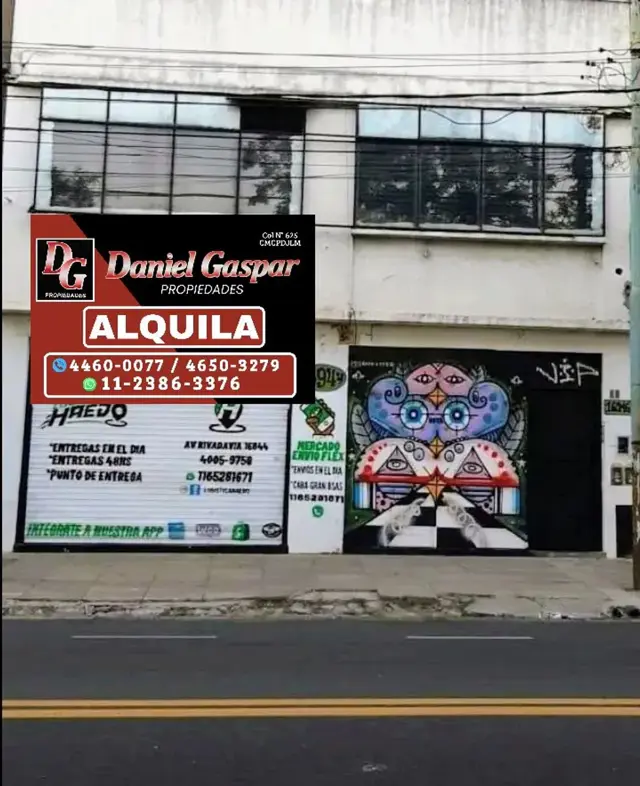 ALQUILER - AMPLIO LOCAL COMERCIAL SOBRE AVENIDA - 2 PLANTAS