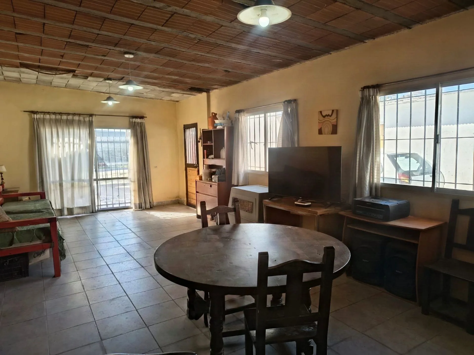 VENTA CASA 4 AMB PILAR CON PILETA foto 5