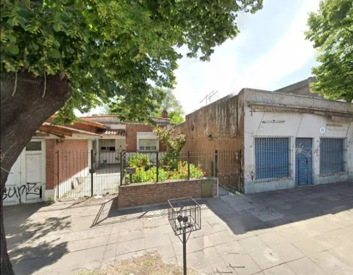 Casa en Venta en Brandsen 1000