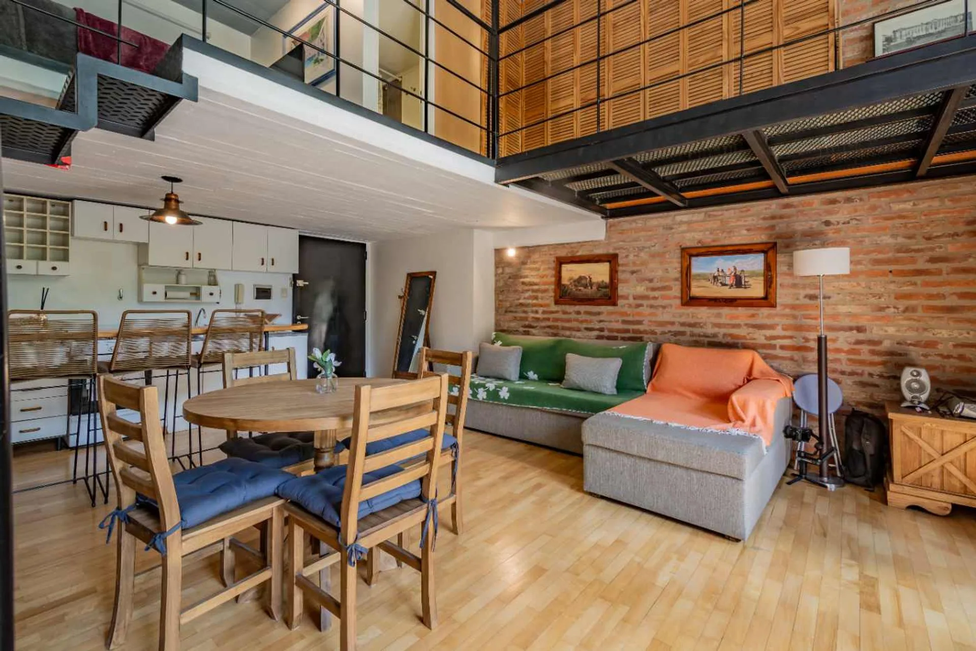 LOFT LUMINOSO CON BALCÓN + COCHERA foto 5