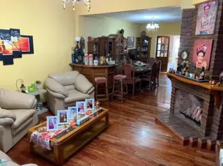 Hermosa Casa en 2 plantas, 5 amb, 2 baños, cochera SAAVEDRA foto 2