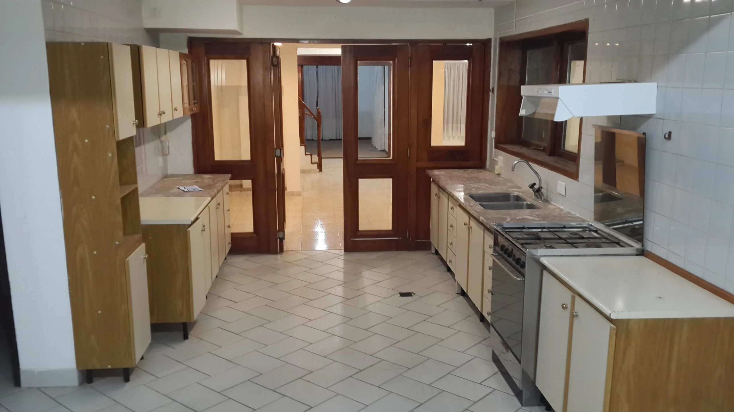 CASA 4 DORMITORIOS – BARRIO MUTUAL foto 2