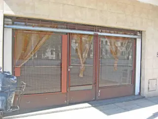 V582 Haedo Venta con Renta Local a la calle frente al Instituto de Haedo foto 3