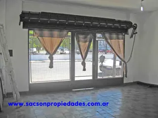 V582 Haedo Venta con Renta Local a la calle frente al Instituto de Haedo foto 4