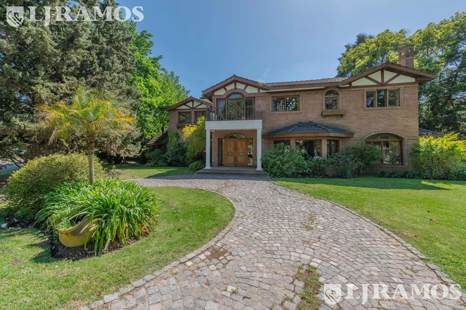 VENTA- Casa en Village Country Club- Golf- Tennis- Altura Km 38,5 Panam Ramal PILAR foto 2