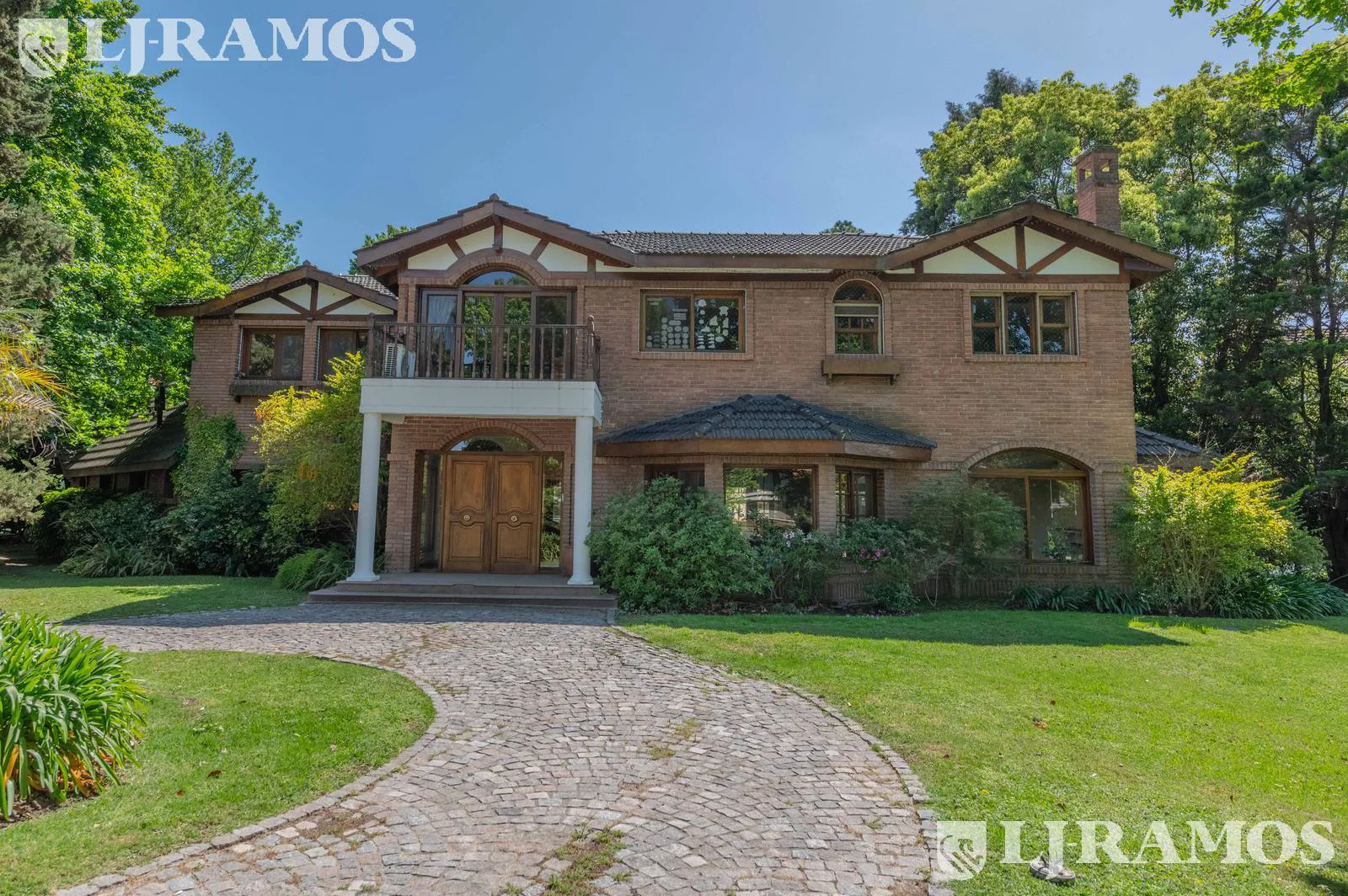 VENTA- Casa en Village Country Club- Golf- Tennis- Altura Km 38,5 Panam Ramal PILAR foto 3