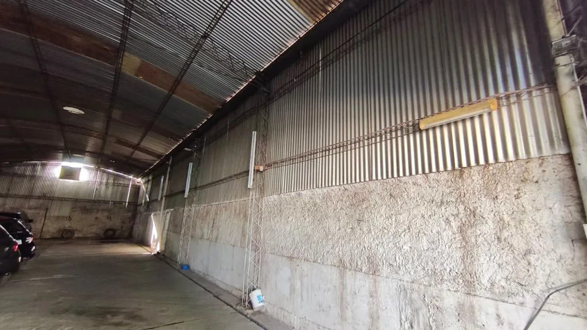 VENTA GALPON ALTO ALBERDI 200 M2 EXC UBICACION foto 5