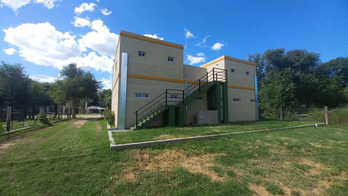 VENDE LOCALES + DPTOS ZONA JUANA KOS.- SAN LUIS foto 2