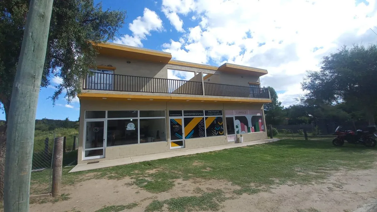 VENDE LOCALES + DPTOS ZONA JUANA KOS.- SAN LUIS foto 3