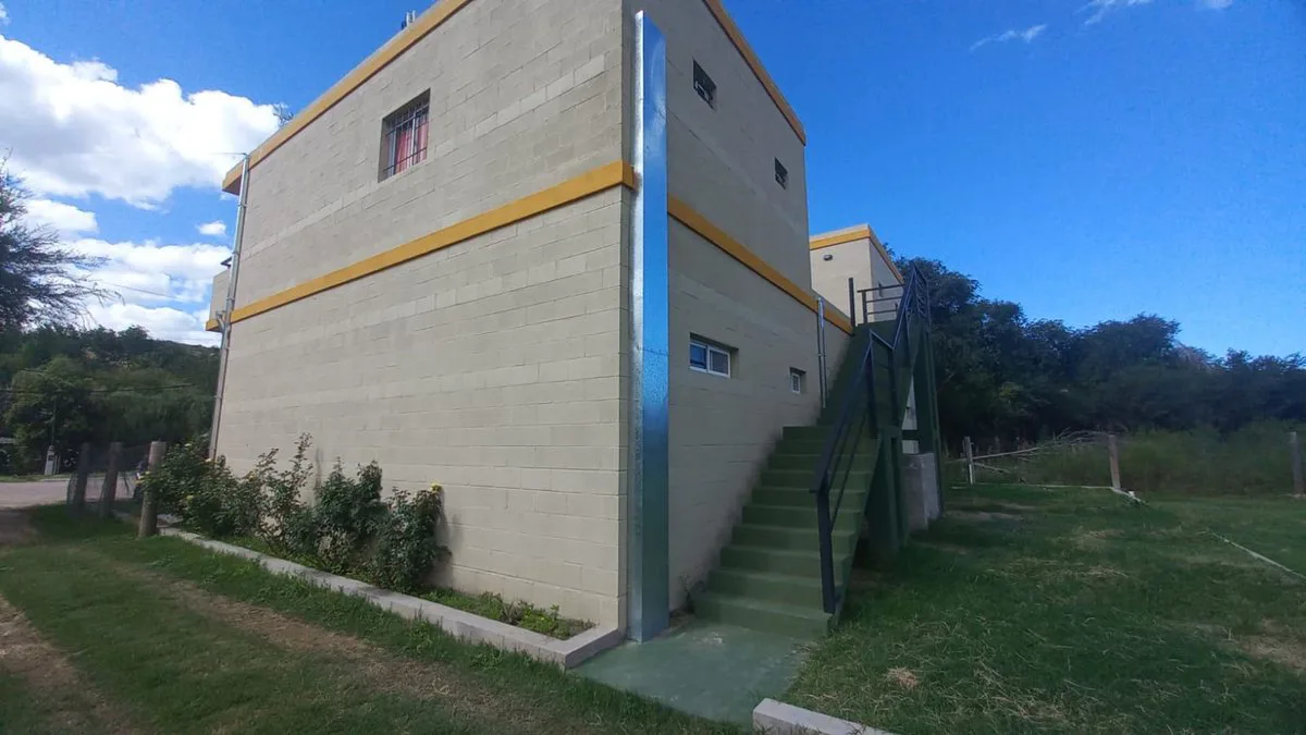 VENDE LOCALES + DPTOS ZONA JUANA KOS.- SAN LUIS foto 4