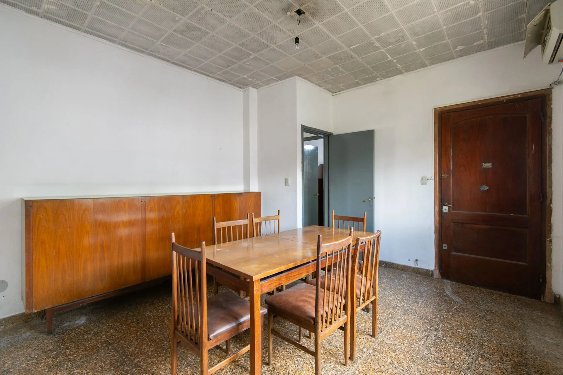 VENTA CASA 4 AMBIENTES, MORON PATIO APTO CREDITO foto 3