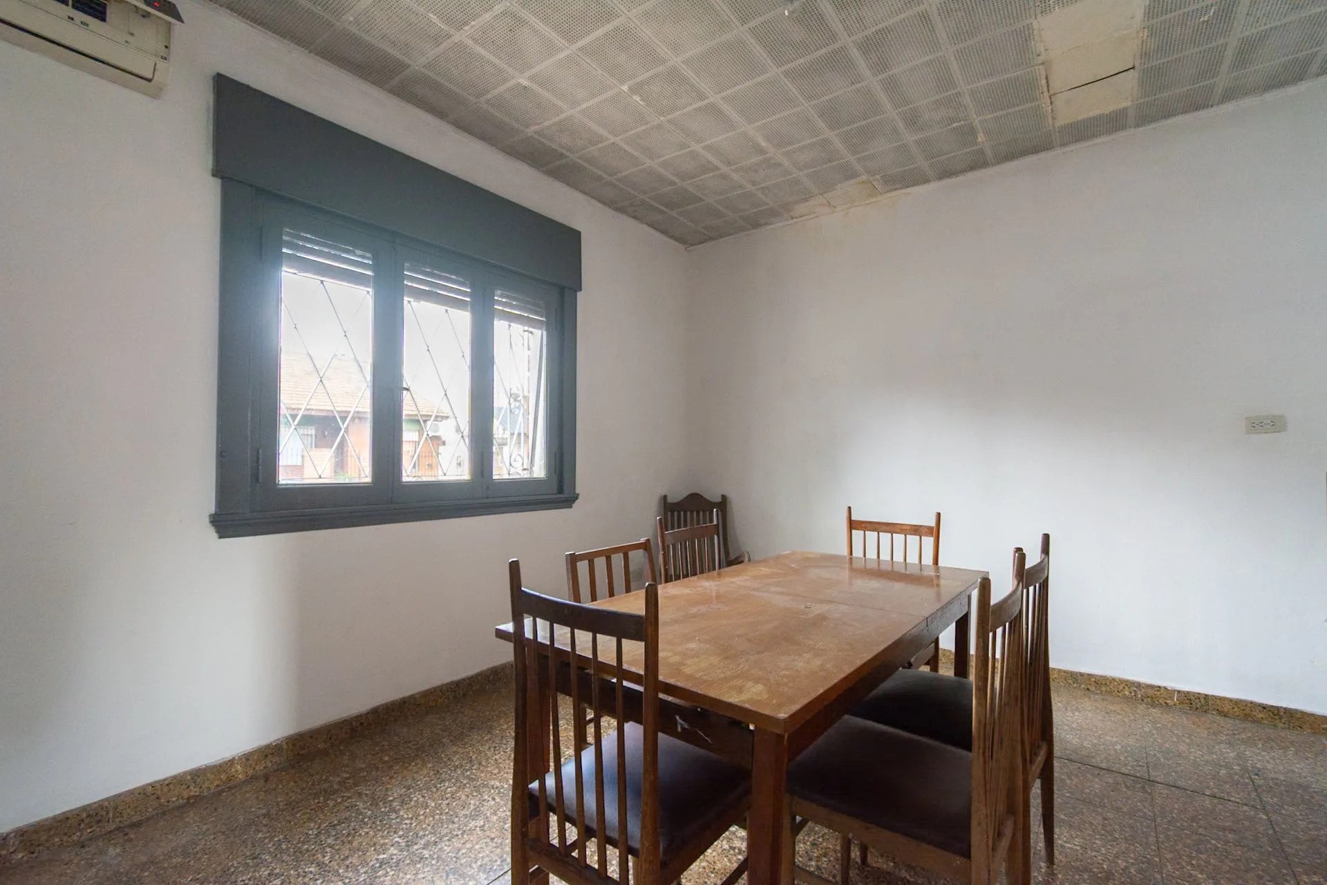 VENTA CASA 4 AMBIENTES, MORON PATIO APTO CREDITO foto 4