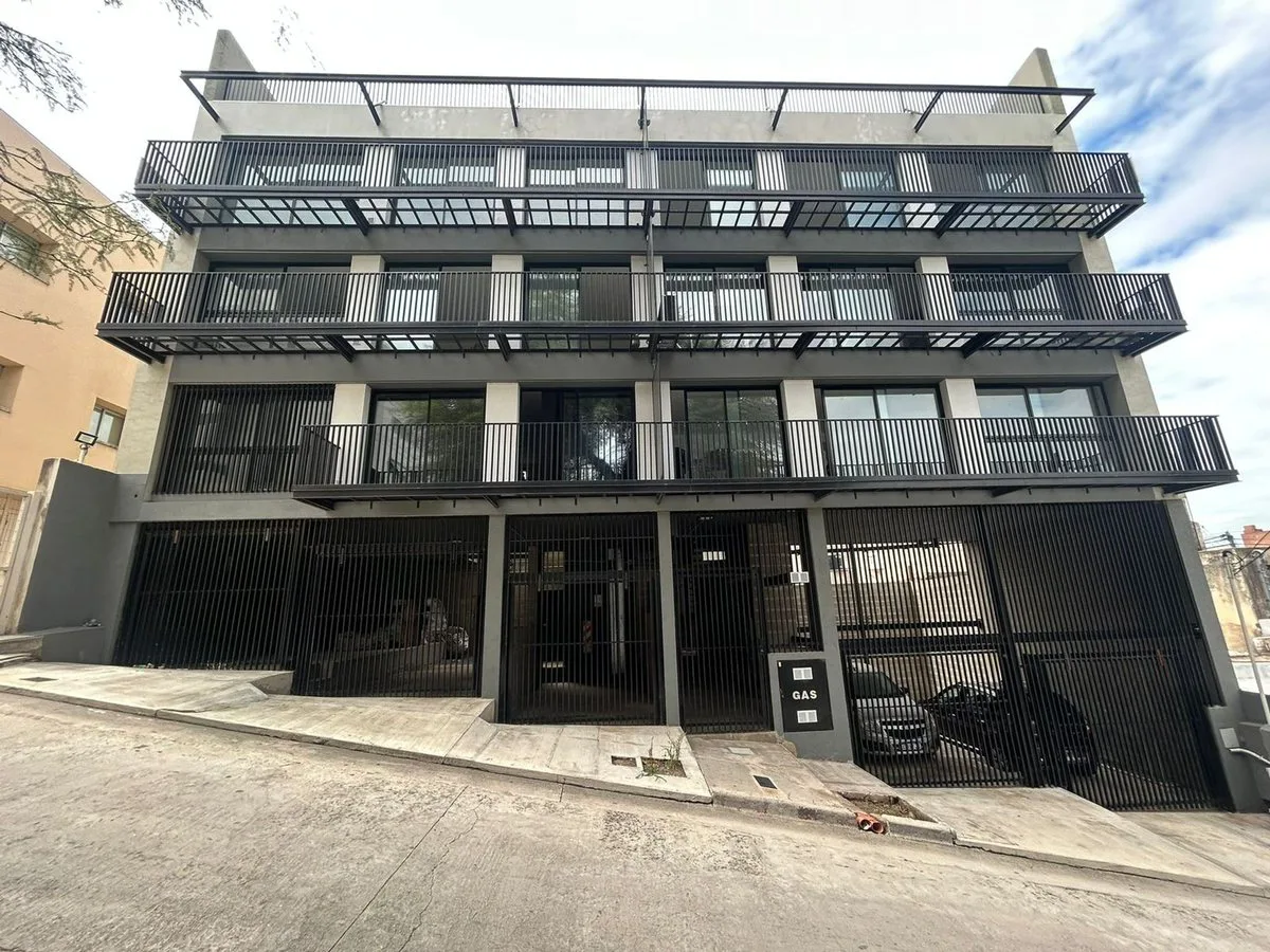 ALQUILER COCHERAS BARRIO GUEMES ZONA POLO JUDICIAL foto 2